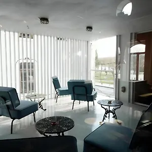 https://zero-box-lodge-coimbra.hotelscoimbra.com